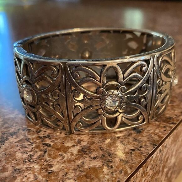 BRIGHTON silver‎ and swarovski crystal wide magnetic bangle bracelet - Picture 3 of 6